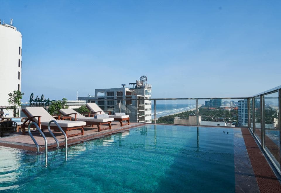 Sofiana My Khe Hotel & Spa - Rooftop Pool Bar - Free 01 Drau…