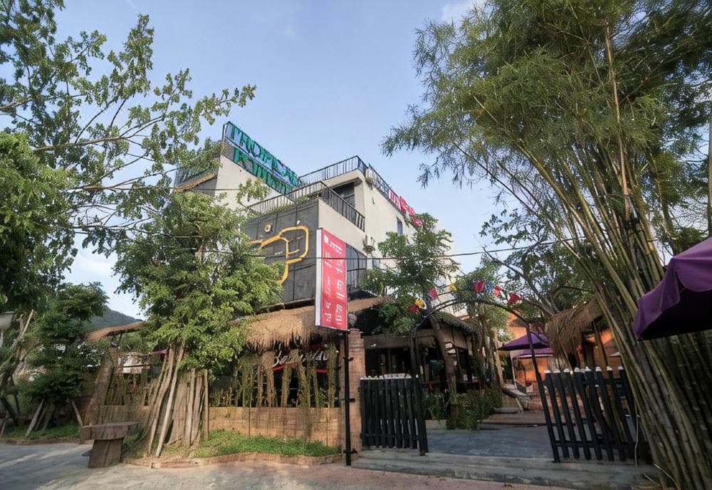 RedDoorz Premium near Son Tra Mountain