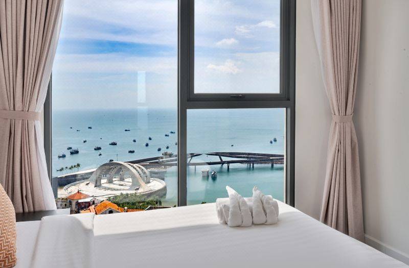The Hillside Apartment Phu Quoc Firework View