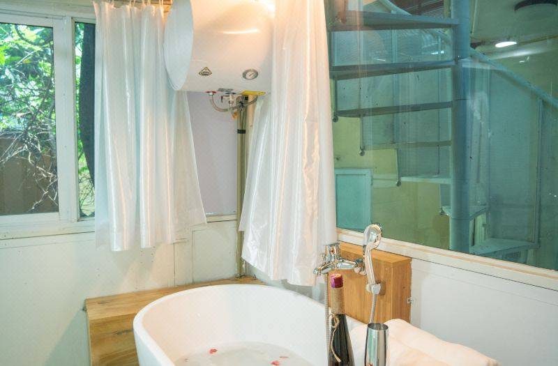 Homestay CHAT | Train Street Apartments | Old Quarter Edge 사진 5