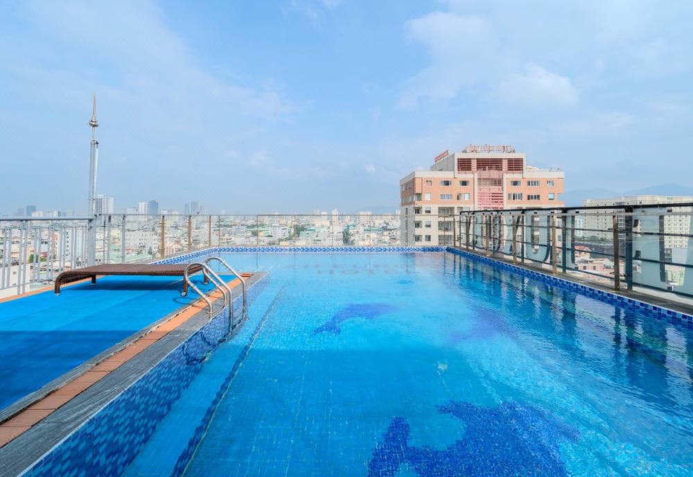 Maxhome Luxury Hotel