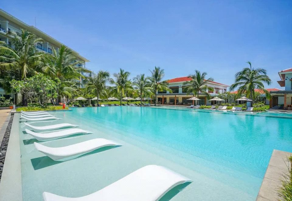 Luxury Danang Beach Resort