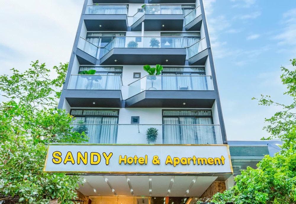 Sandy Hotel & Apartment
