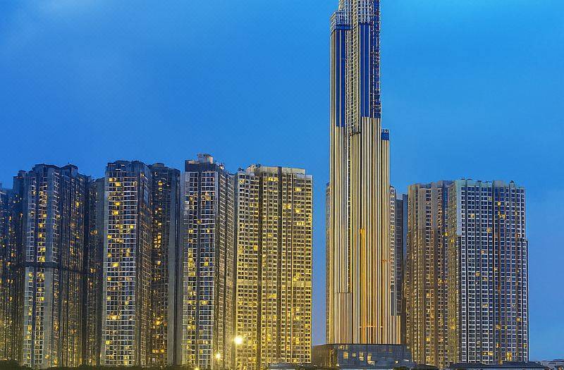 Premier Condotel Landmark 81 – Skyline View & Full Services