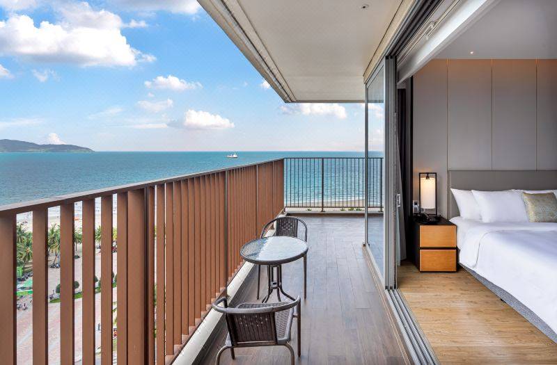 DiStay Beachfront Suites