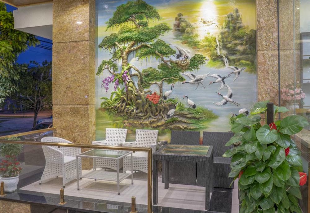 Quynh Hoa Hotel & Apartment